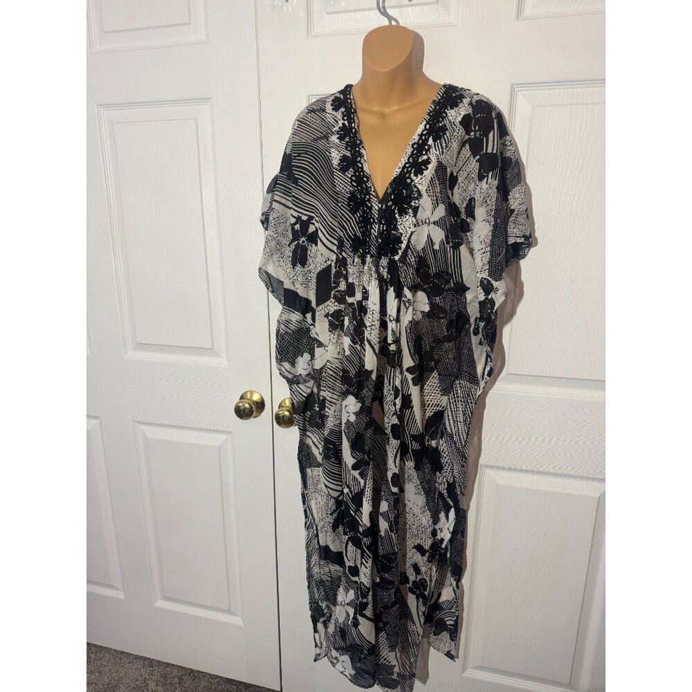 Oscar de la Renta Black and White Caftan Swimsuit Cover M